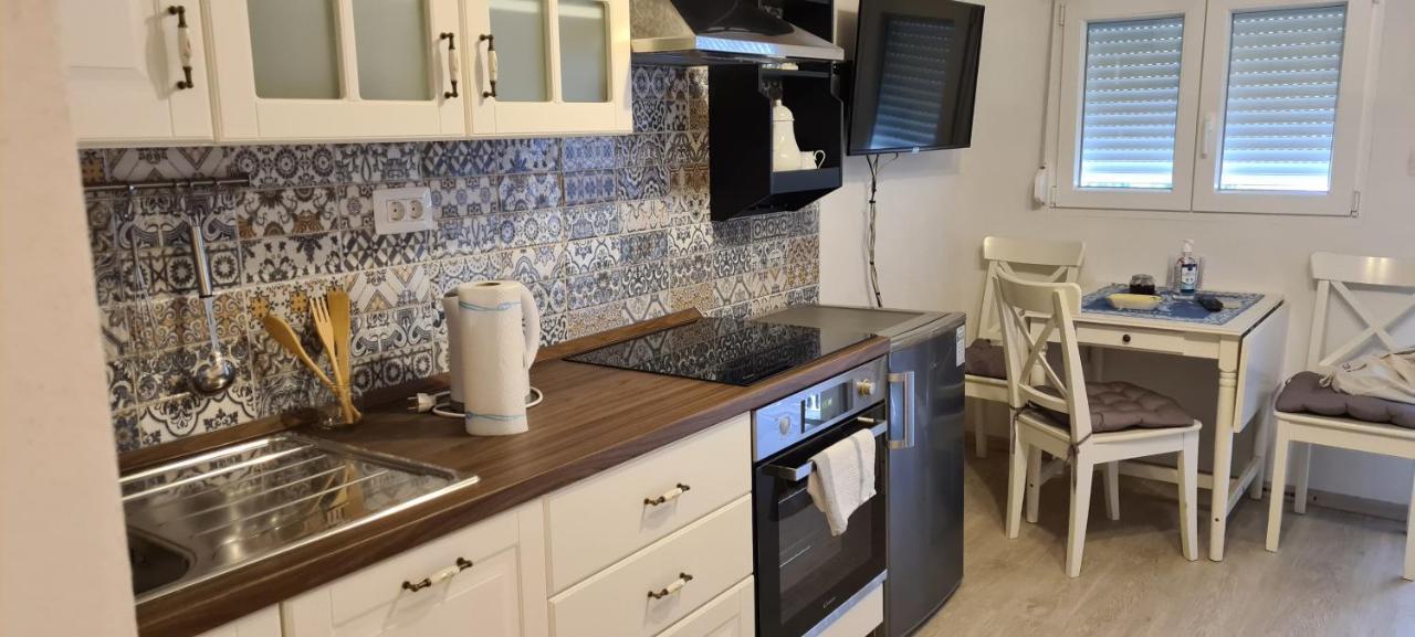 Studio Apartman Loreta Cres Eksteriør billede
