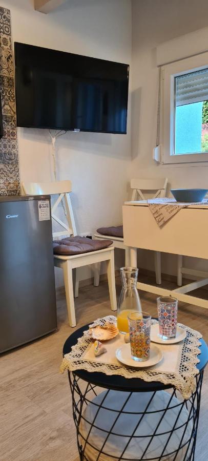 Studio Apartman Loreta Cres Eksteriør billede