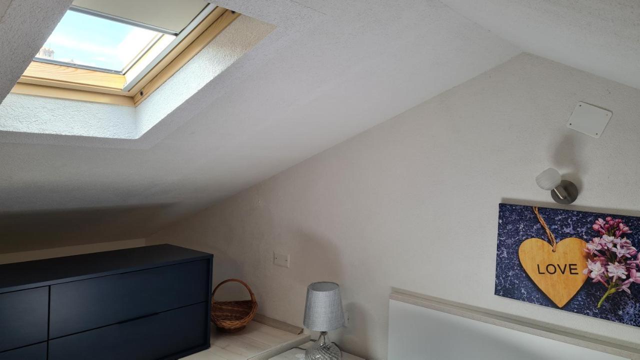 Studio Apartman Loreta Cres Eksteriør billede